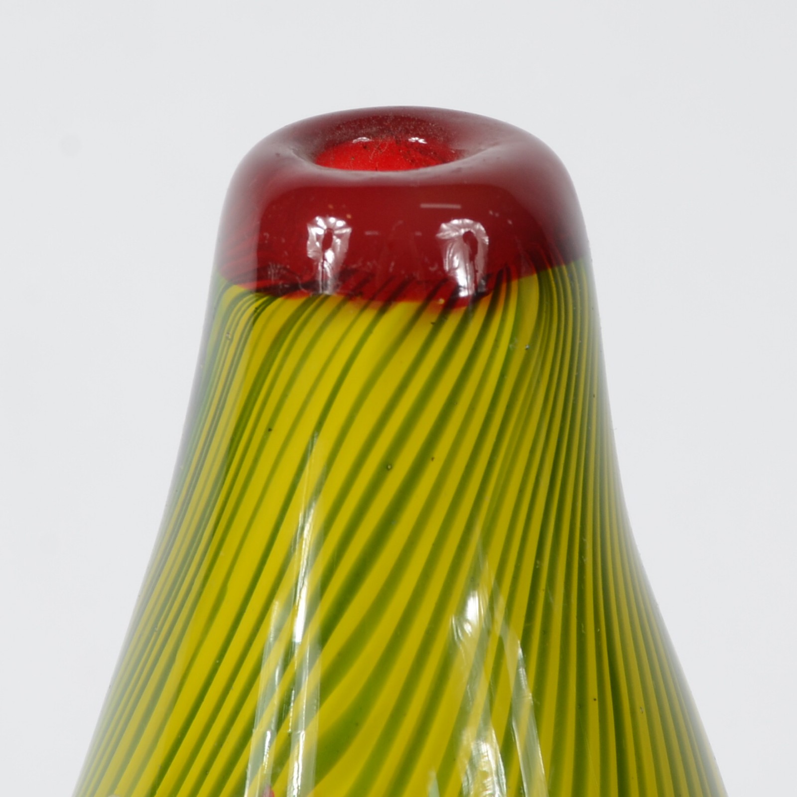 Vaso de vidro decorativo mesclado em várias cores. - foto 2 de 3
