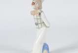 Estatueta de porcelana espanhola policromada re... - Estatueta de porcelana espanhola policromada representando palhaço
