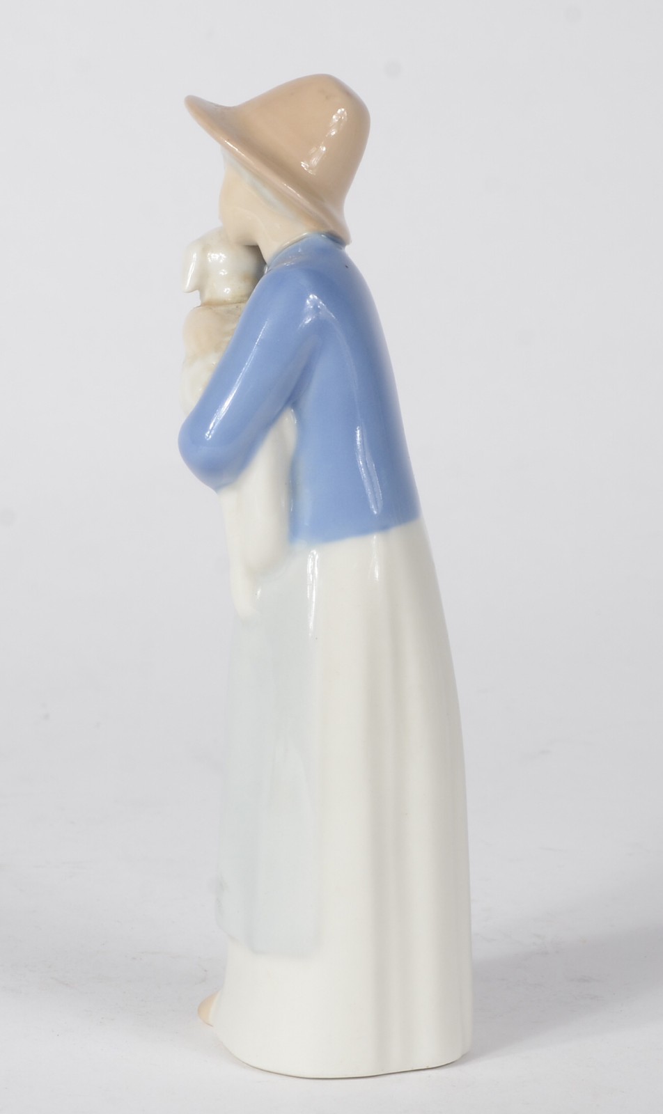 Estatueta de porcelana espanhola policromada representando camponesa... - foto 3 de 6