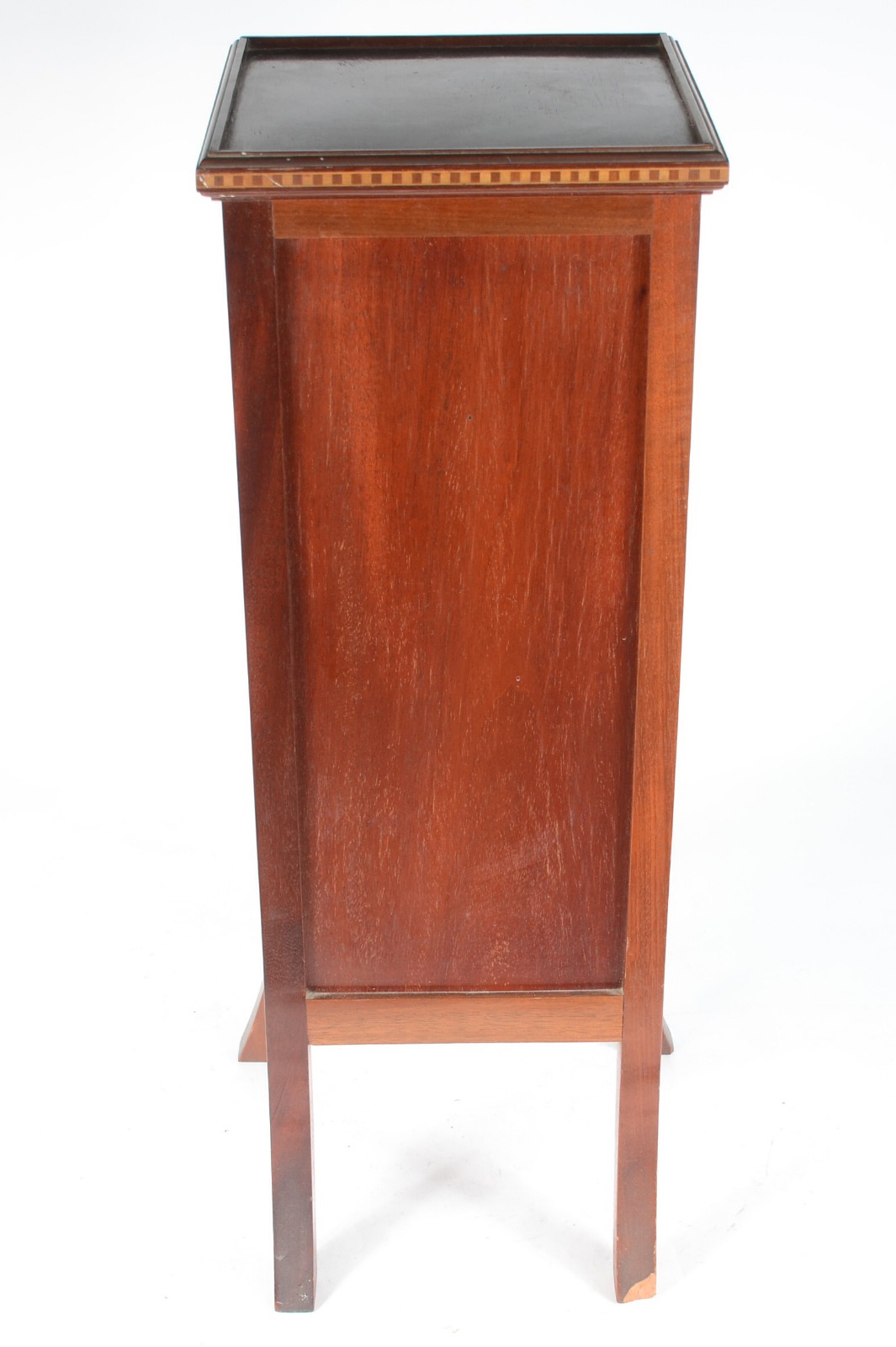 Mesa auxiliar de madeira nobre, detalhe filetado, gaveta e platô... - foto 5 de 6
