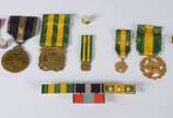 Quatro estojos com medalhas, e mais duas separa... - Quatro estojos com medalhas, e mais duas separadas.