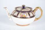 Paragon (1897-1991),  - Aparelho de jantar, chá e café  de porcelana inglesa Paragon, Reproduction of service made for Her Majesty Queen Mary, copyright, ricamente decorado c