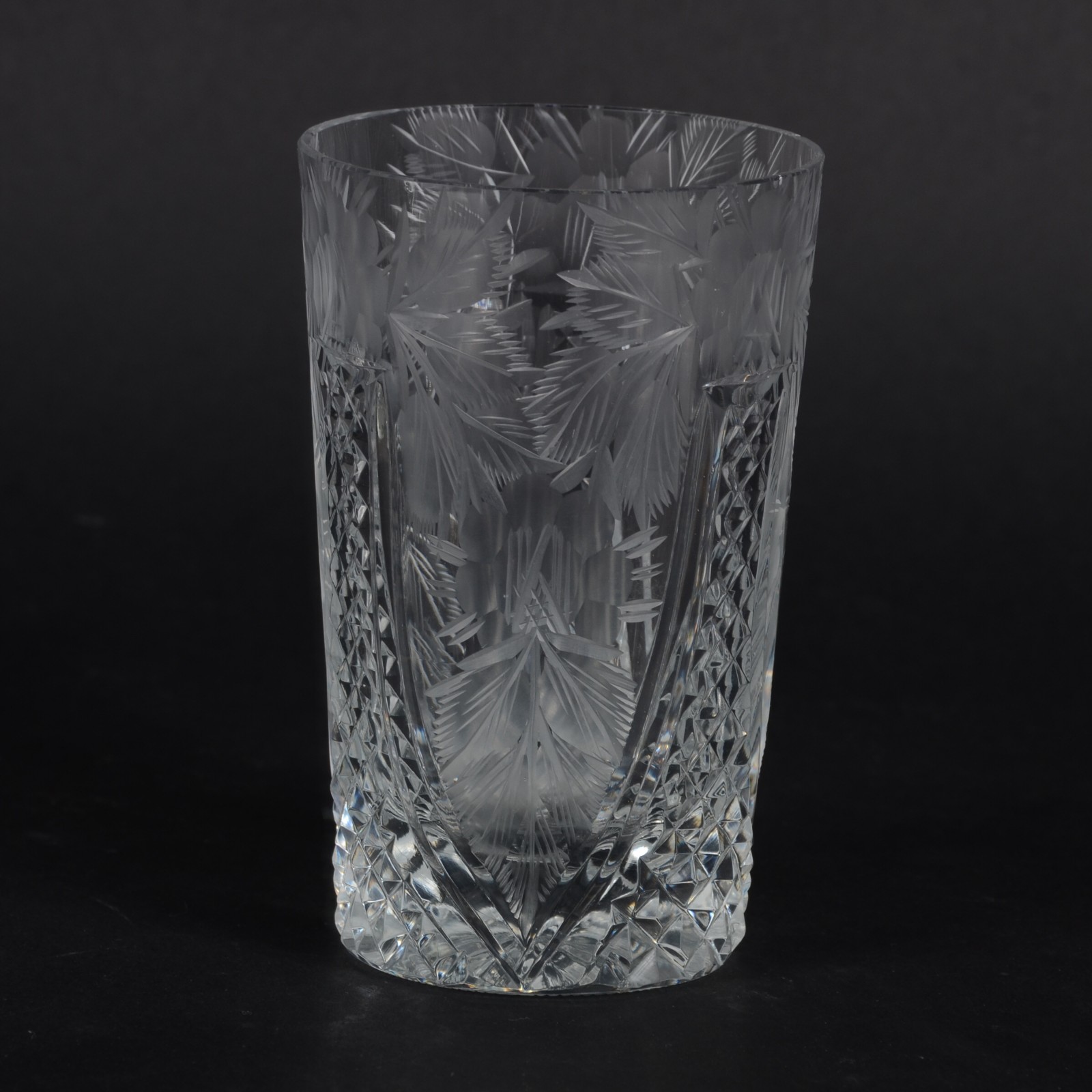 Quinze copos de cristal em diversas lapidações. - foto 2 de 7