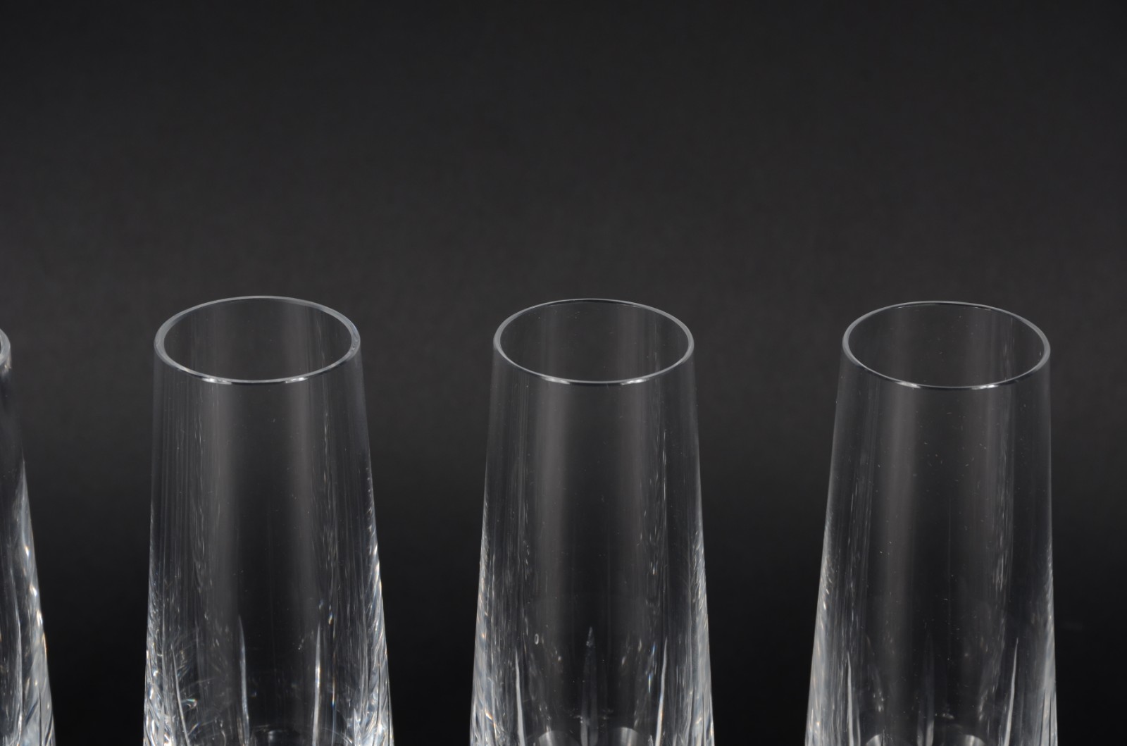 Seis flutes para champagne de cristal facetado. - foto 2 de 2