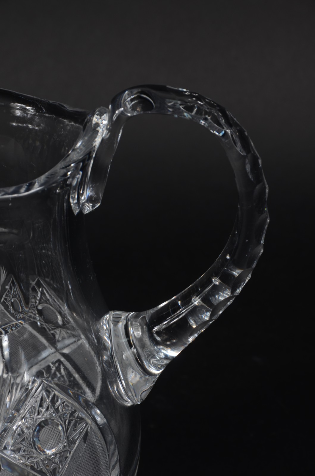 Jarra com alça de cristal europeu lapidado. - foto 3 de 4