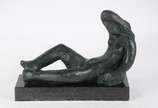 Bruno Giorgi (1905-1993), Figura feminina - Escultura de bronze representando figura feminina, base de mármore.