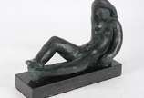 Bruno Giorgi (1905-1993), Figura feminina - Escultura de bronze representando figura feminina, base de mármore.