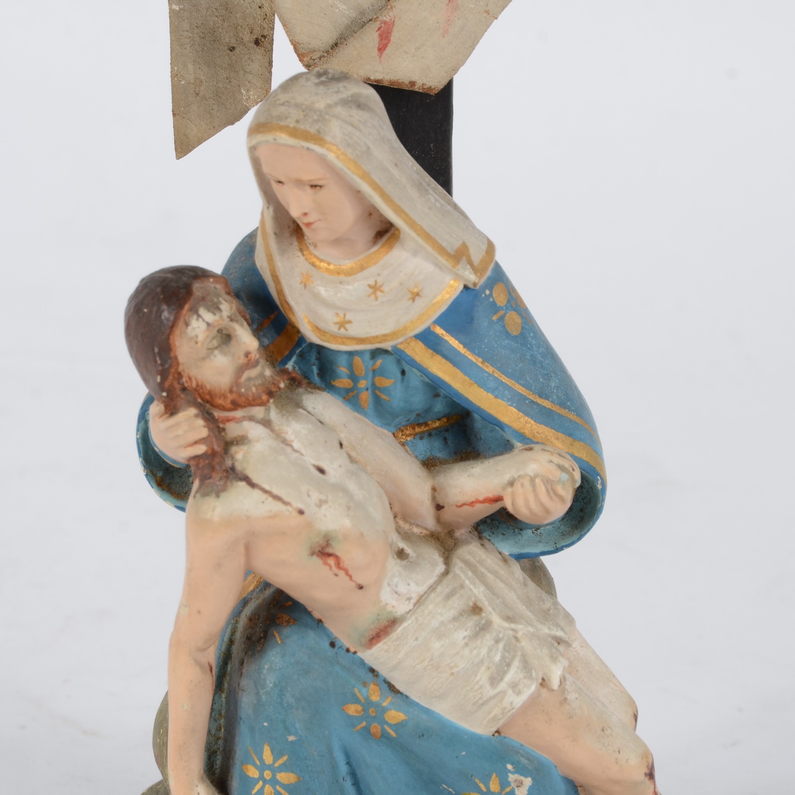 Pietá - Antiga imagem de madeira policromada representando Jesus já... - foto 2 de 7