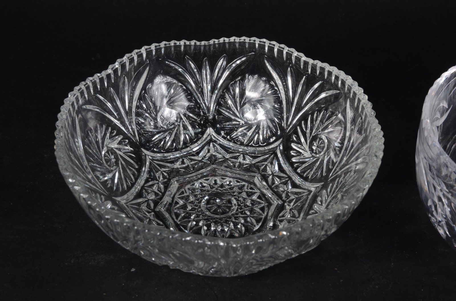 Dois Bowls de cristal tcheco lapidado. - foto 2 de 5