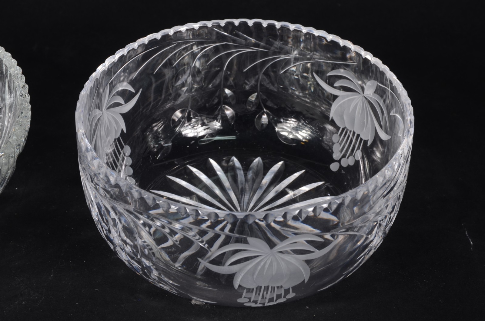 Dois Bowls de cristal tcheco lapidado. - foto 3 de 5