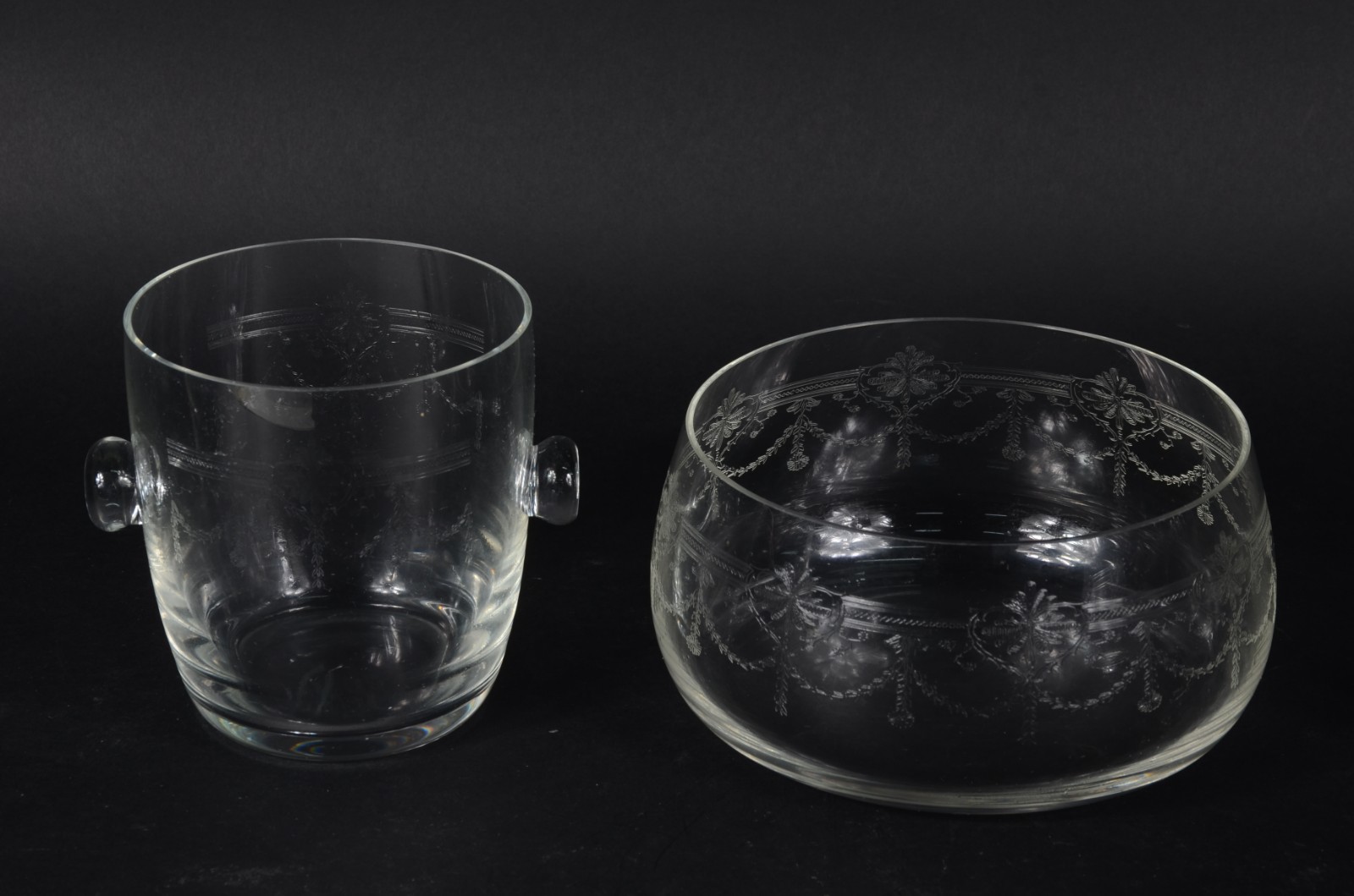Diversas peças de cristal tcheco decorados com guirlandas lavradas... - foto 5 de 9