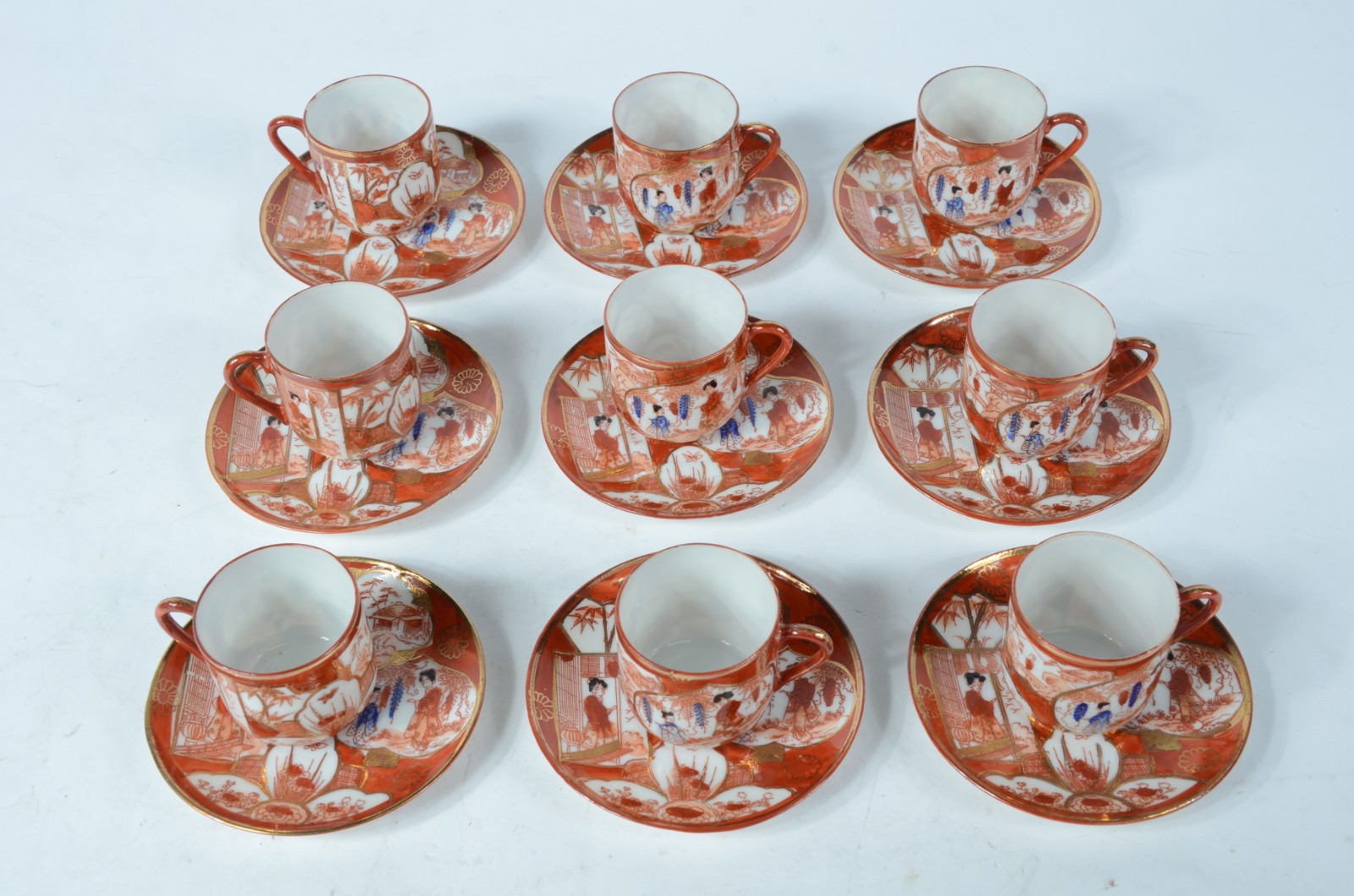 Conjunto com 9 xícaras para café com pires de porcelana japonesa - foto 2 de 7