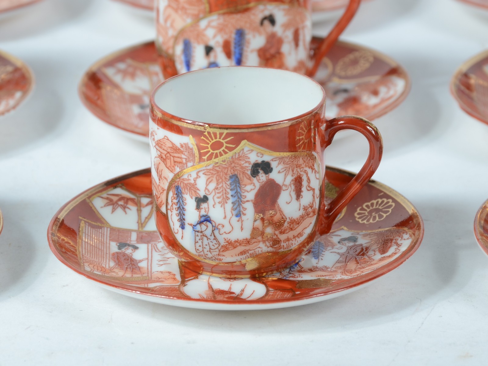 Conjunto com 9 xícaras para café com pires de porcelana japonesa - foto 4 de 7