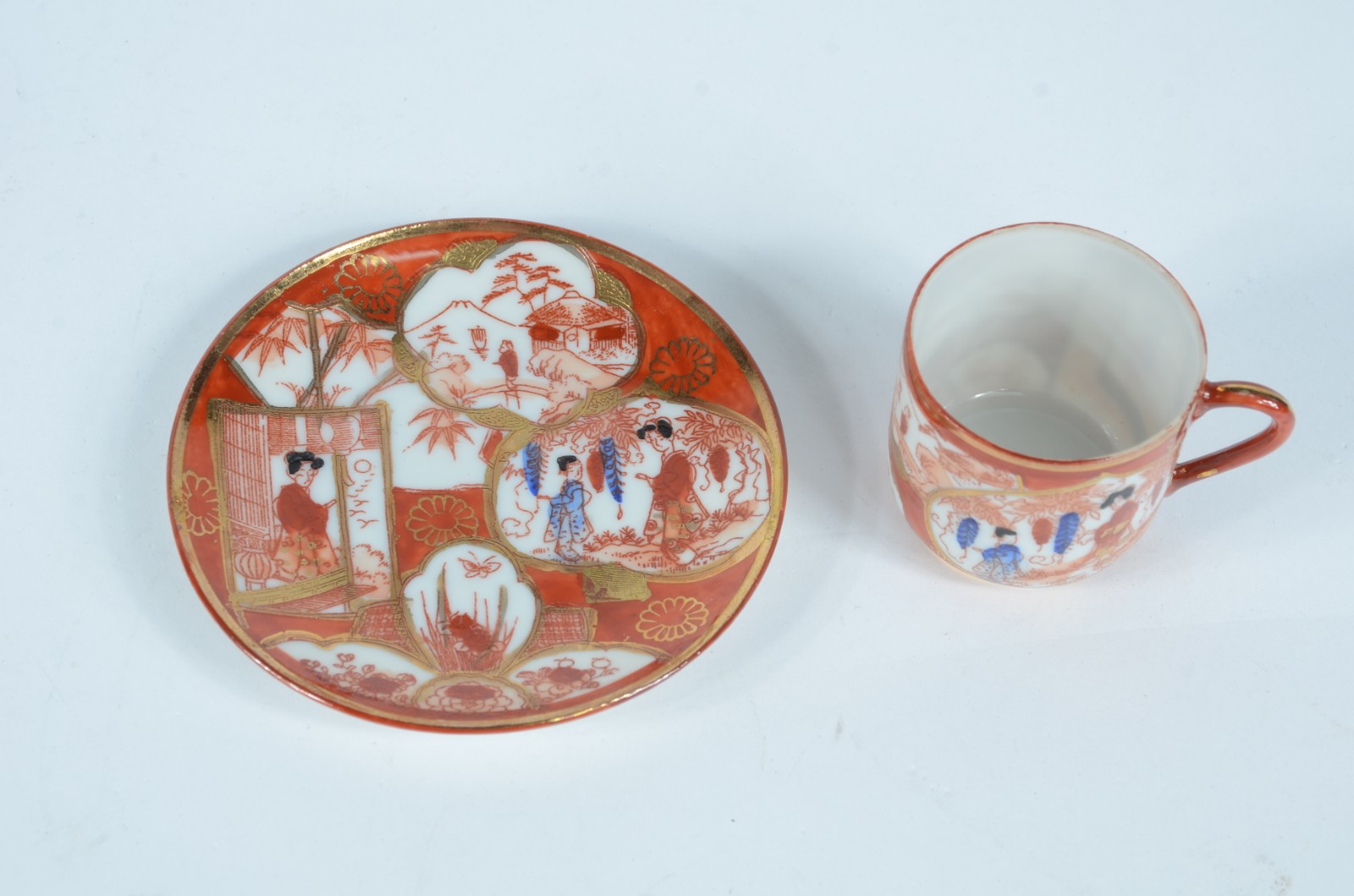 Conjunto com 9 xícaras para café com pires de porcelana japonesa - foto 5 de 7