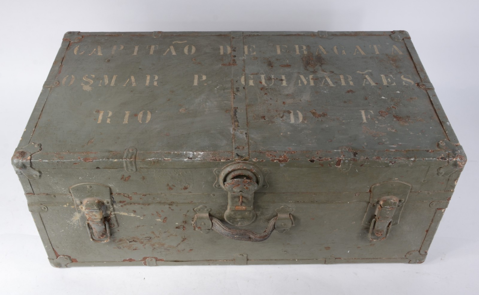 Bau de madeira e metal pintado, inscrições "Capitão de Fragata"... - foto 2 de 10