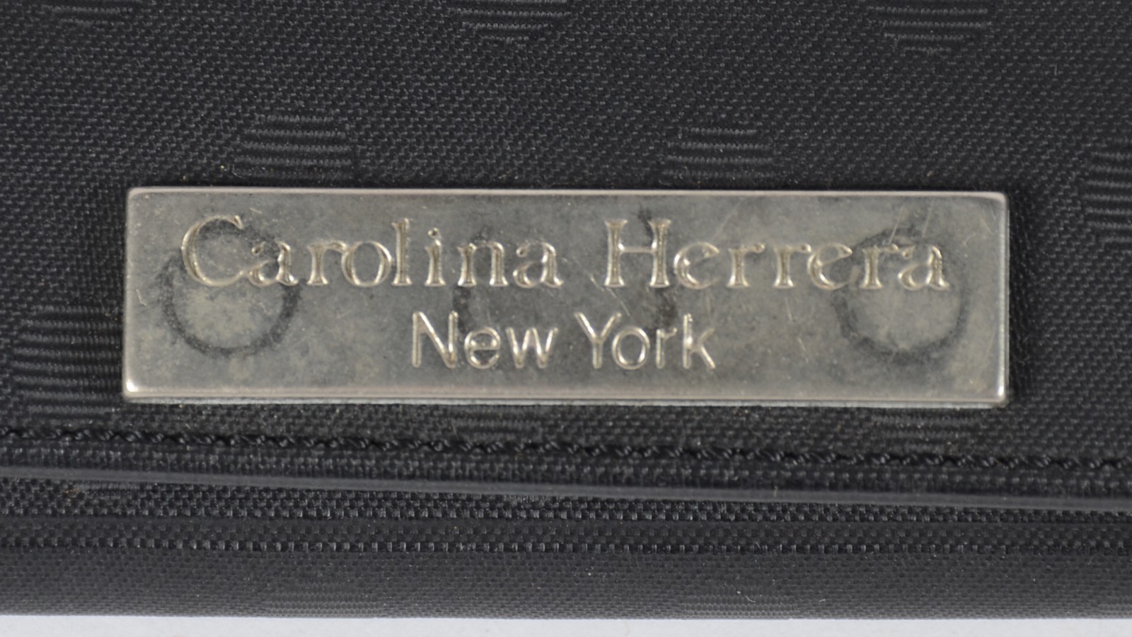 Carolina Herrera, óculos de sol. No estojo. - foto 7 de 8