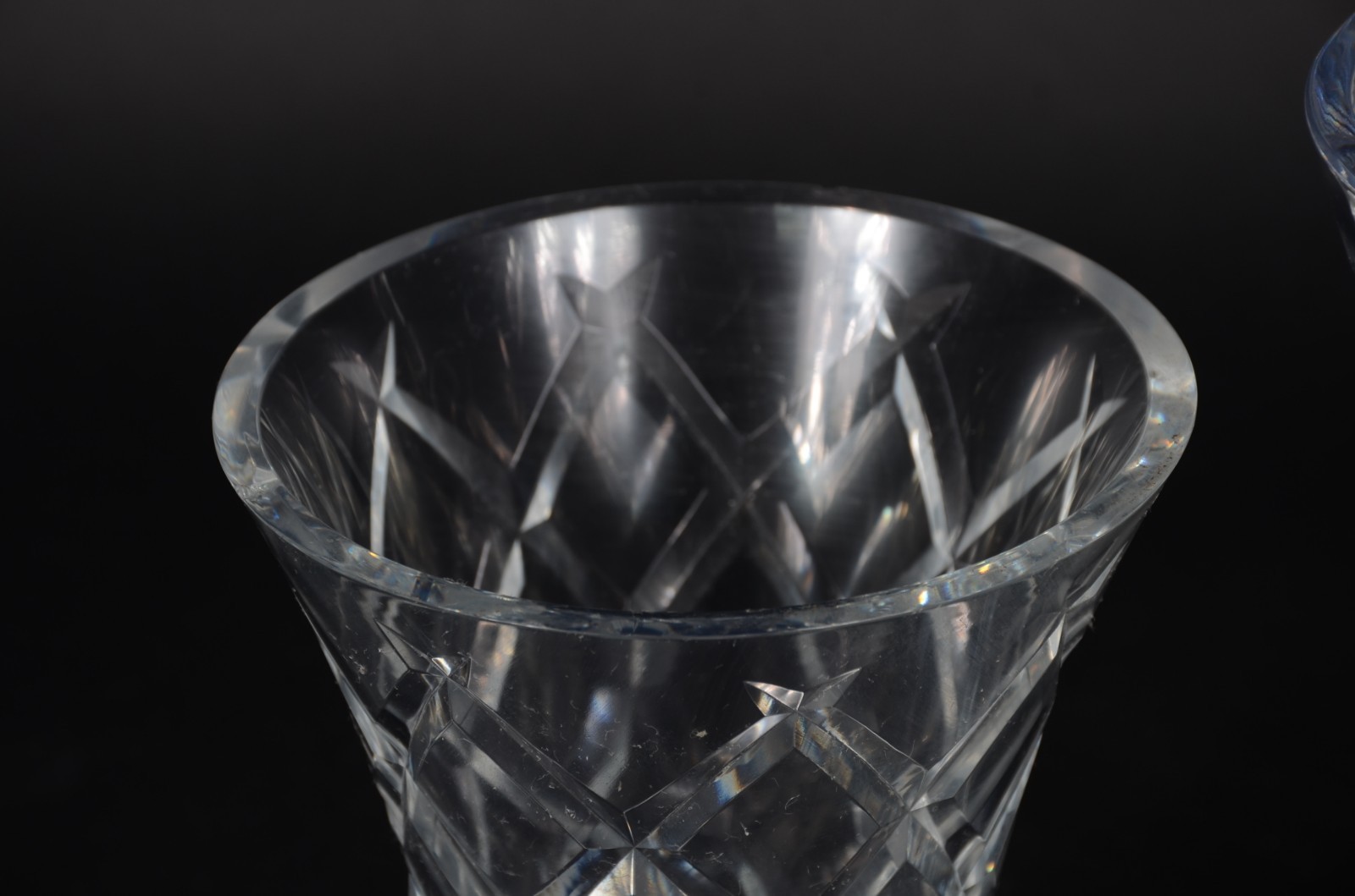 Dois vasos de cristal tcheco lapidado - foto 3 de 11