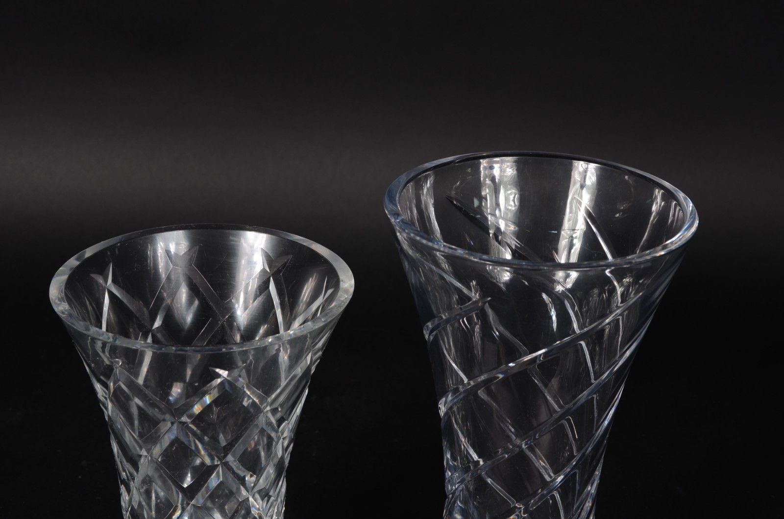 Dois vasos de cristal tcheco lapidado - foto 5 de 11
