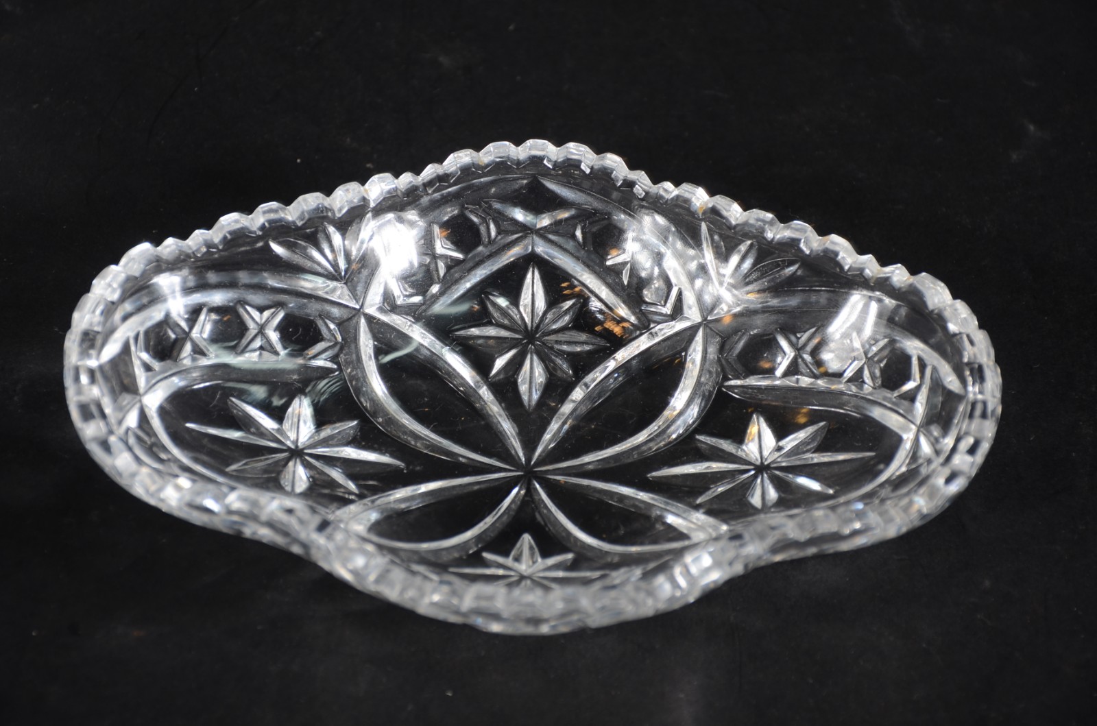 Diversas peças de cristal lapidado, sendo 2 bowls, prato para bolo... - foto 3 de 8