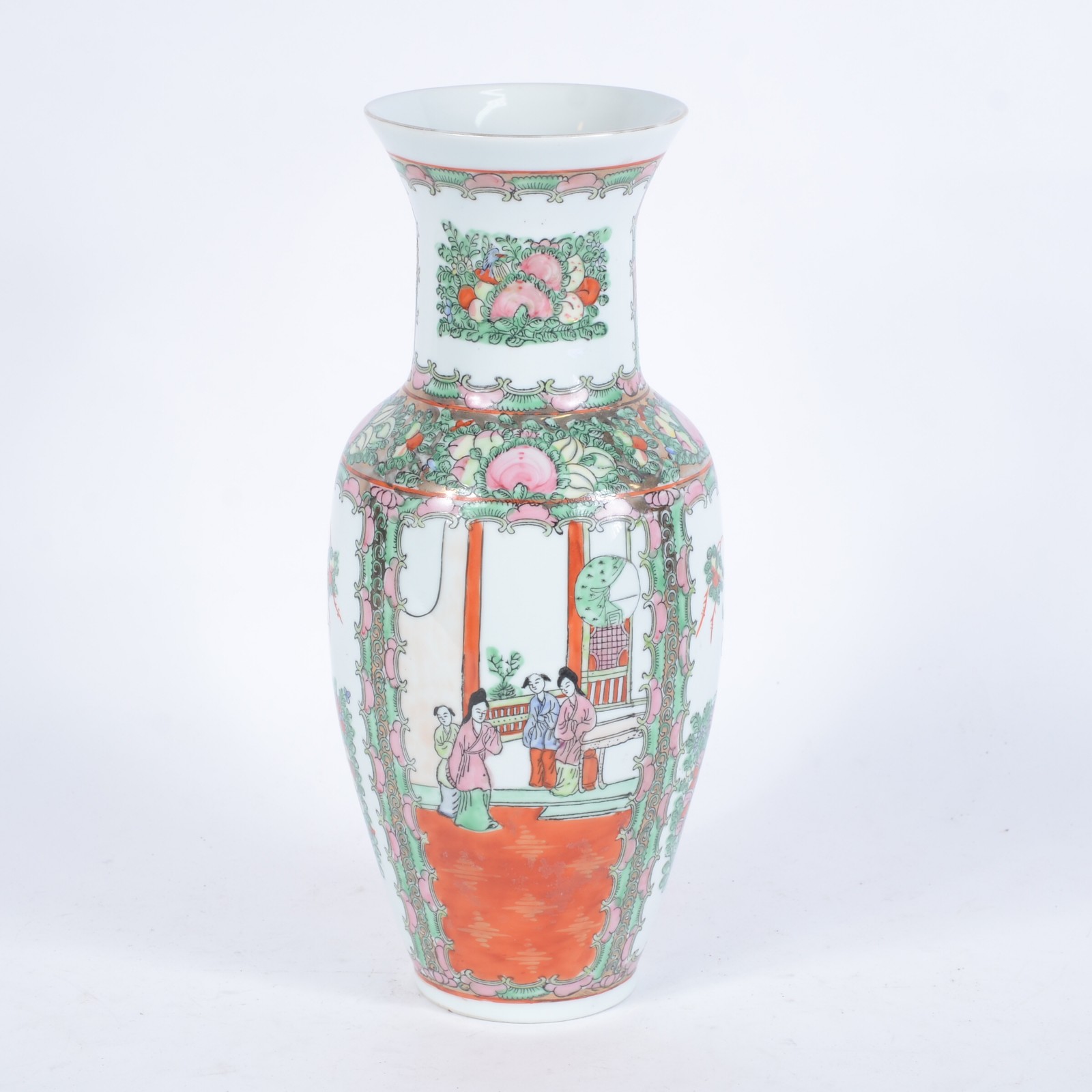 Vaso de pocelana japonesa decorada com figuras tipicas em policromia. - foto 1 de 5