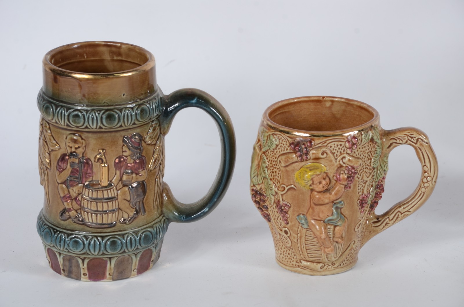 Vinte e quatro peças diversas, sendo: caneca de porcelana do... - foto 4 de 11