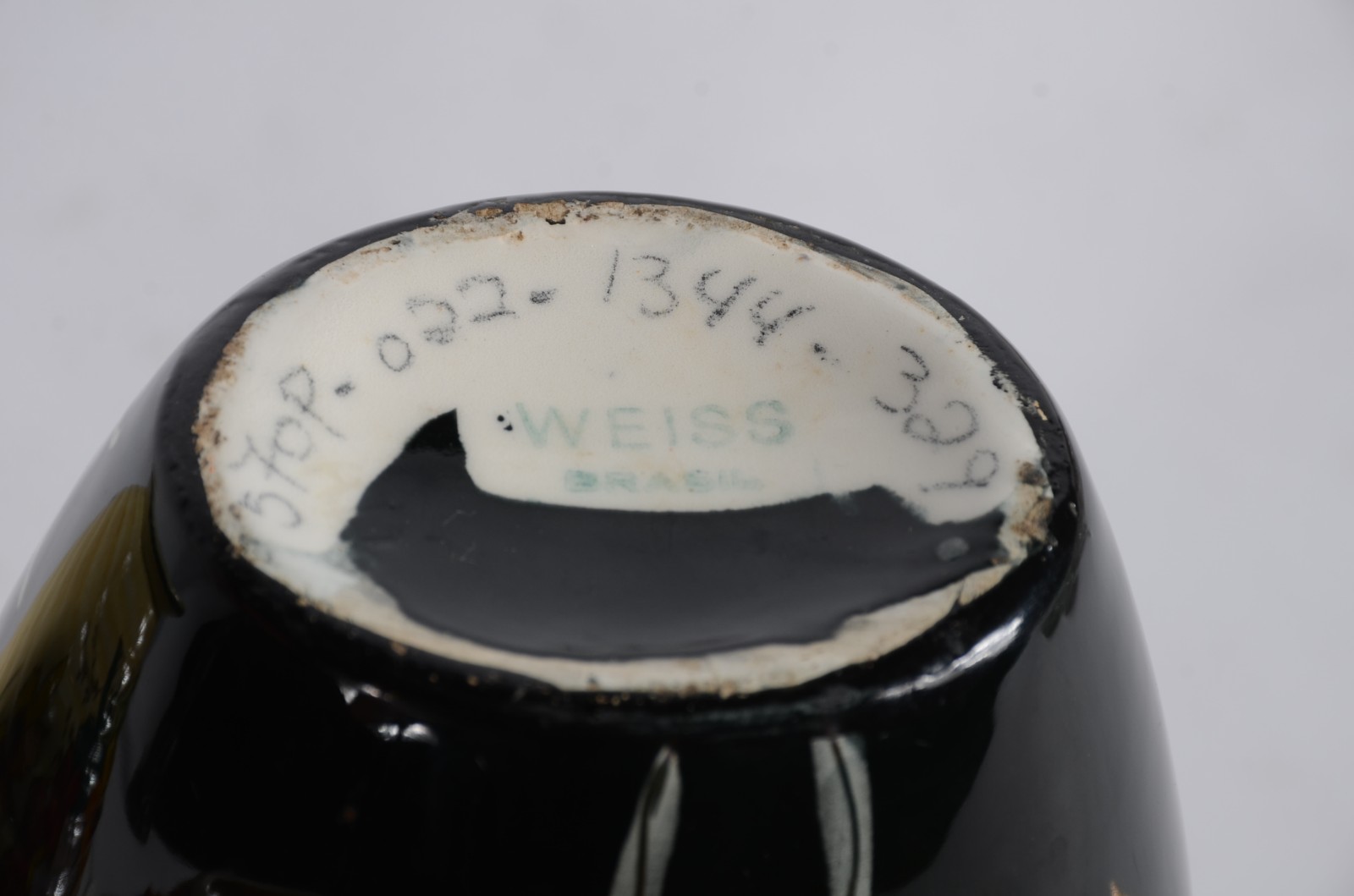 Vinte e quatro peças diversas, sendo: caneca de porcelana do... - foto 9 de 11