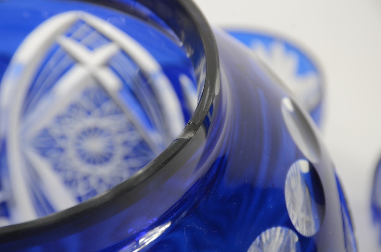 Poncheira de cristal double azul lapidado com 10 canecas e concha... - foto 6 de 8