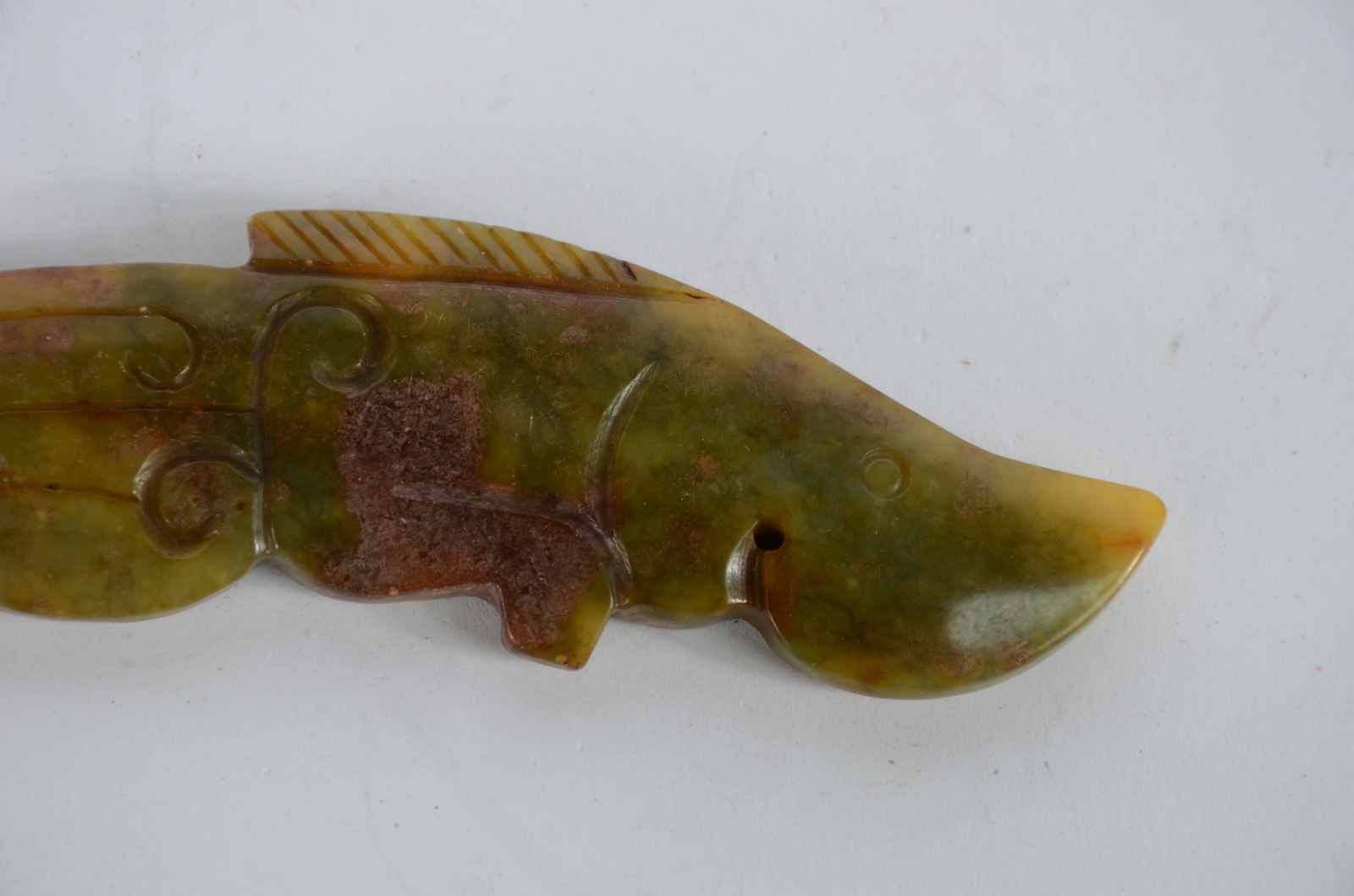 Escultura chinesa em jade amarelo esverdeado com manchas... - foto 3 de 4