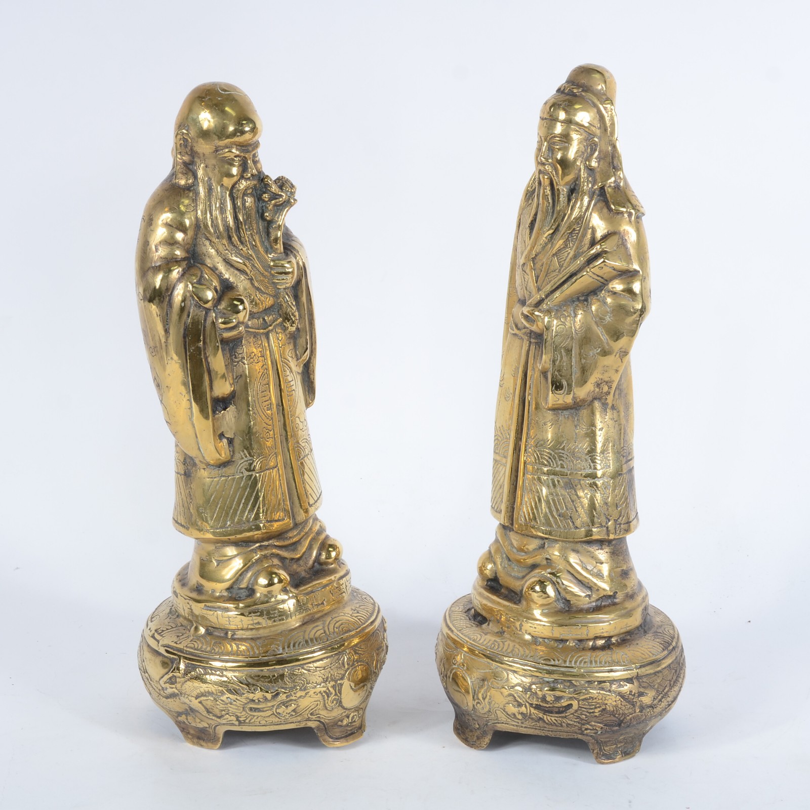 Par de esculturas de bronze oriental representando figura masculina... - foto 4 de 8