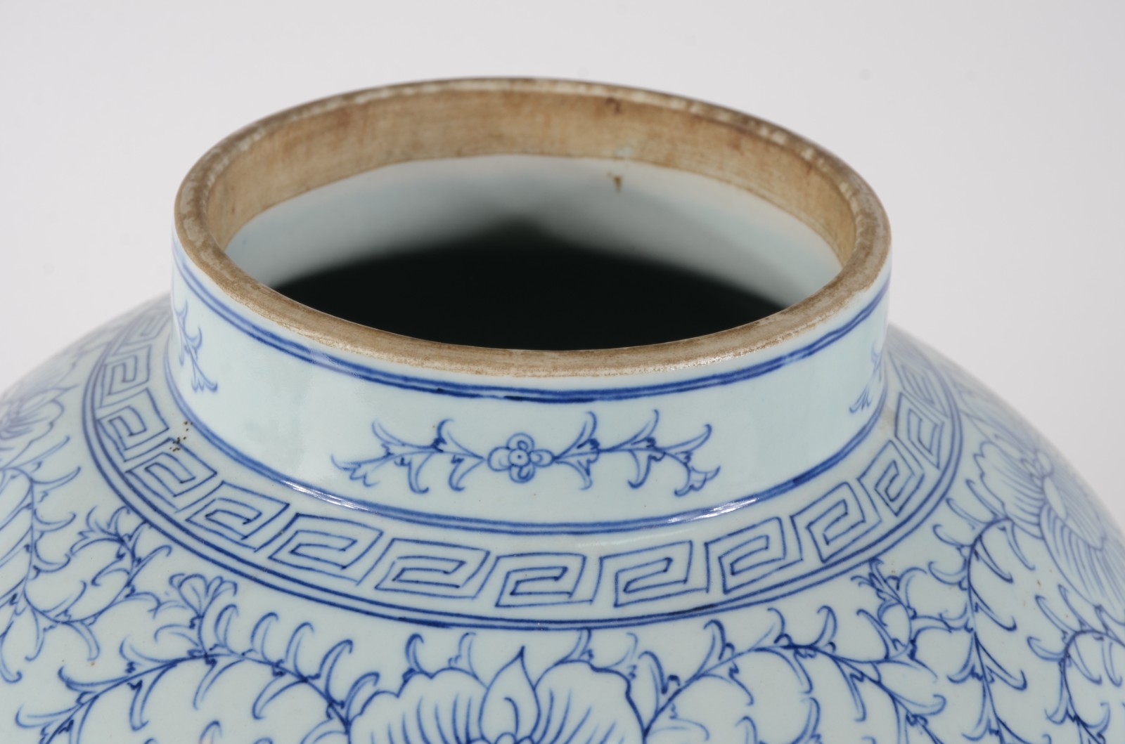 Potiche de porcelana oriental na cor azul e branco, decorado com... - foto 3 de 6