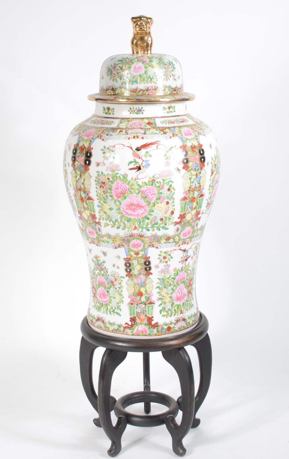 Grande potiche de porcelana oriental decorada com flores em... - foto 2 de 9