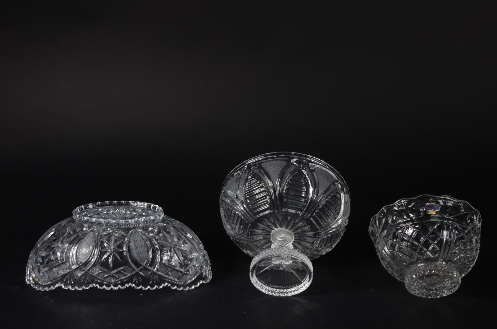 Três fruteiras de cristal europeu, diversos modelos e lapidações. - foto 3 de 11