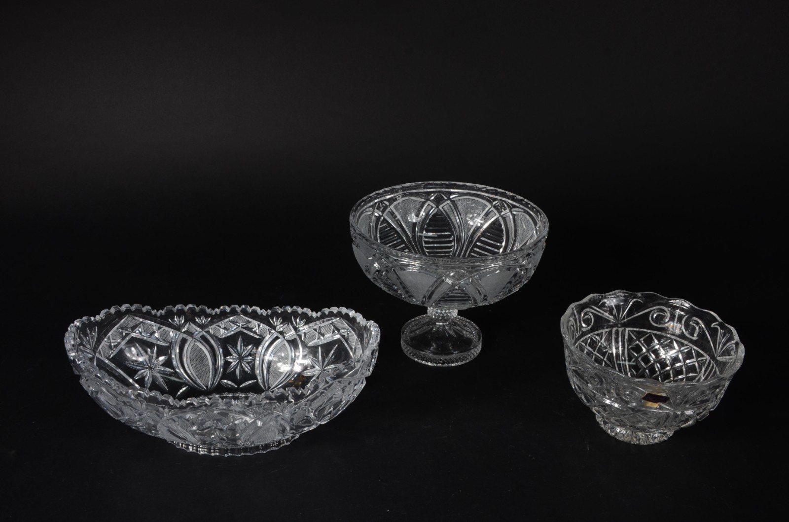 Três fruteiras de cristal europeu, diversos modelos e lapidações. - foto 2 de 11