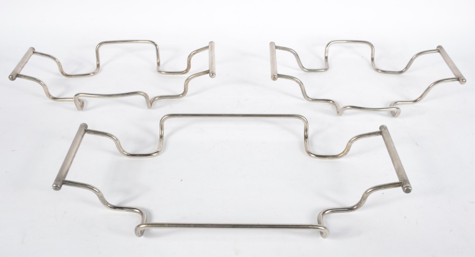 Três porta pirex sendo um retangular, um oval e um redondo, com bases... - foto 4 de 5