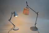 Duas luminárias articuladas, modelos diferentes... - Duas luminárias articuladas, modelos diferentes (desgastes)