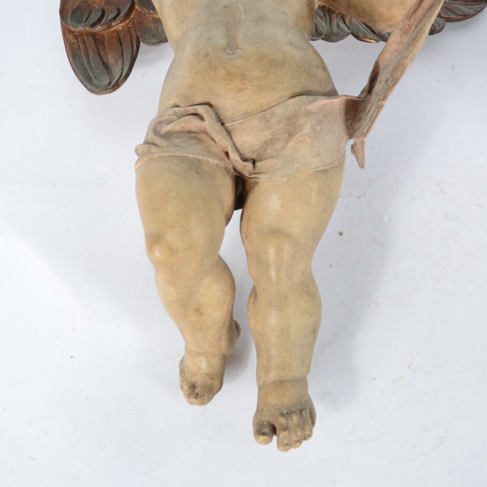 Par de belíssimas esculturas de madeira entalhada e policromada... - foto 4 de 10