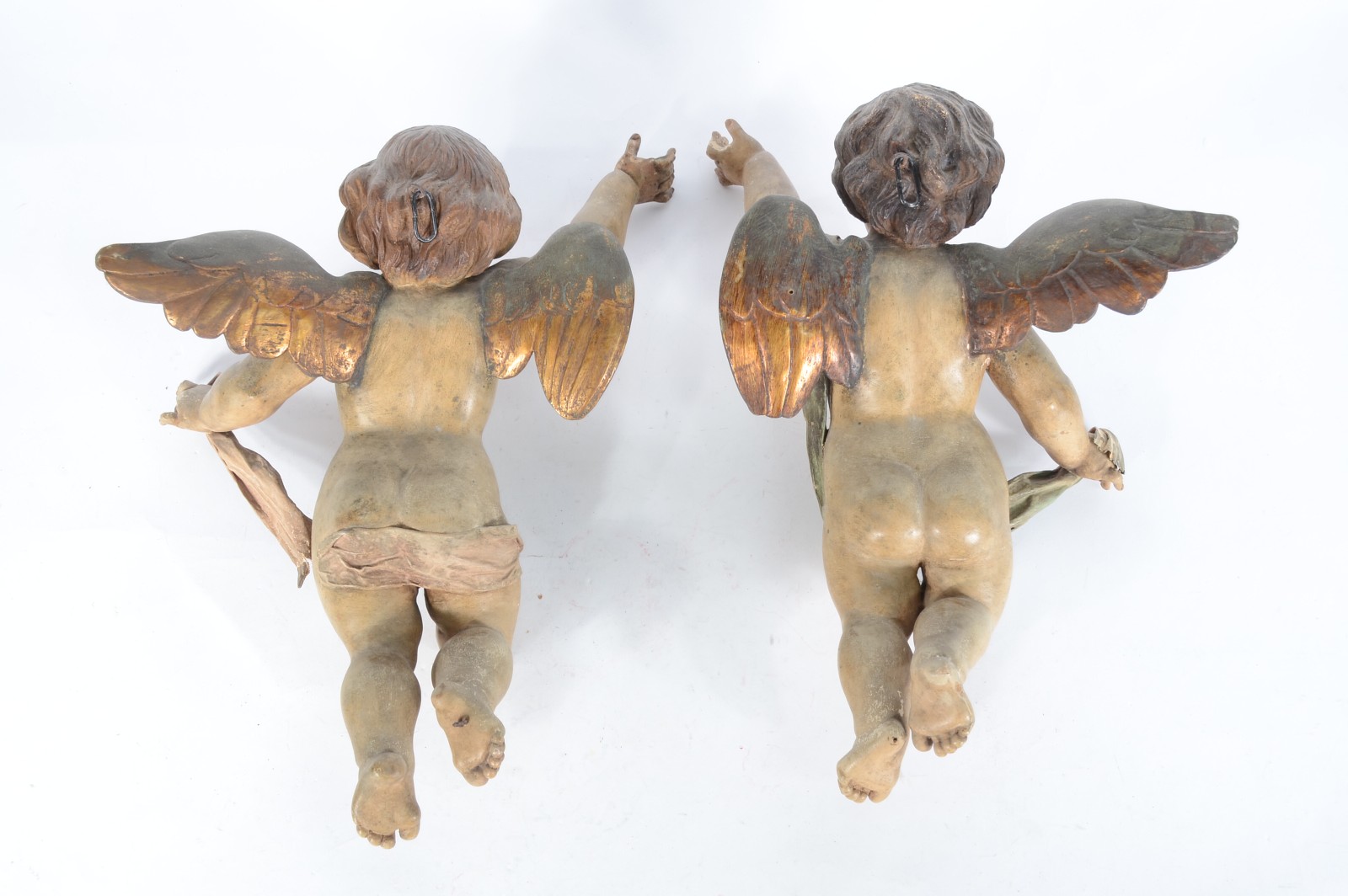 Par de belíssimas esculturas de madeira entalhada e policromada... - foto 6 de 10