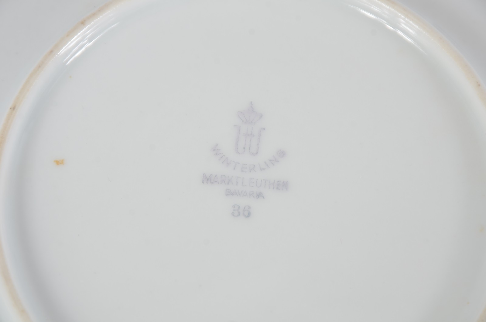 Conjunto com 11 pratos de sobremesa de porcelana alemã, bordas... - foto 8 de 10