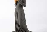 Figura feminina - Escultura Art Deco de bronze com detalhes de resina, base de mármore.