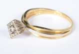 Anel de ouro amarelo modelo chuveiro 18k cravej... - Anel de ouro amarelo modelo chuveiro 18k cravejado com mini brilhantes. Aro 13. Peso: 2,9g.<br> (Por motivos de segurança a peça não se encontra...