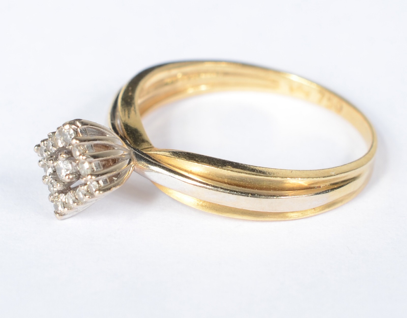 Anel de ouro amarelo modelo chuveiro 18k cravejado com mini... - foto 2 de 6