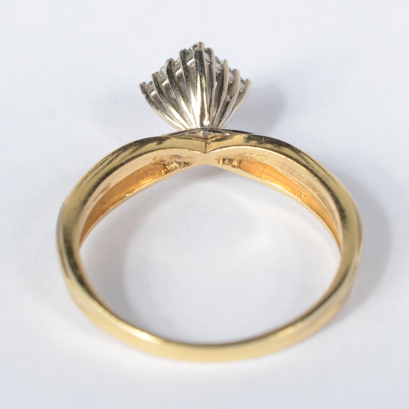 Anel de ouro amarelo modelo chuveiro 18k cravejado com mini... - foto 3 de 6