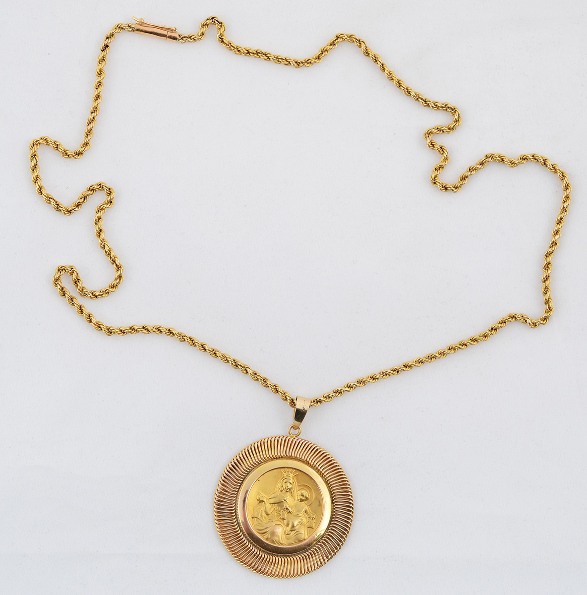 Colar torsade de ouro 720 (comprimento 60 com) com pingente de duas... - foto 3 de 3