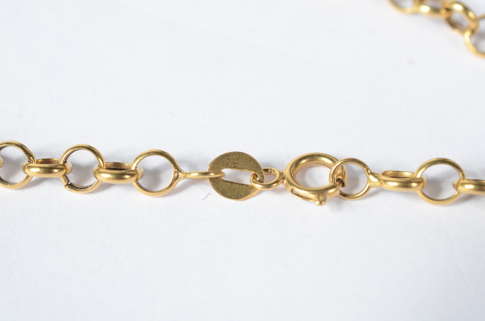 Pulseira de ouro amarelo 750 modelo Elos Português. Peso: 1,8g. (Por... - foto 3 de 5