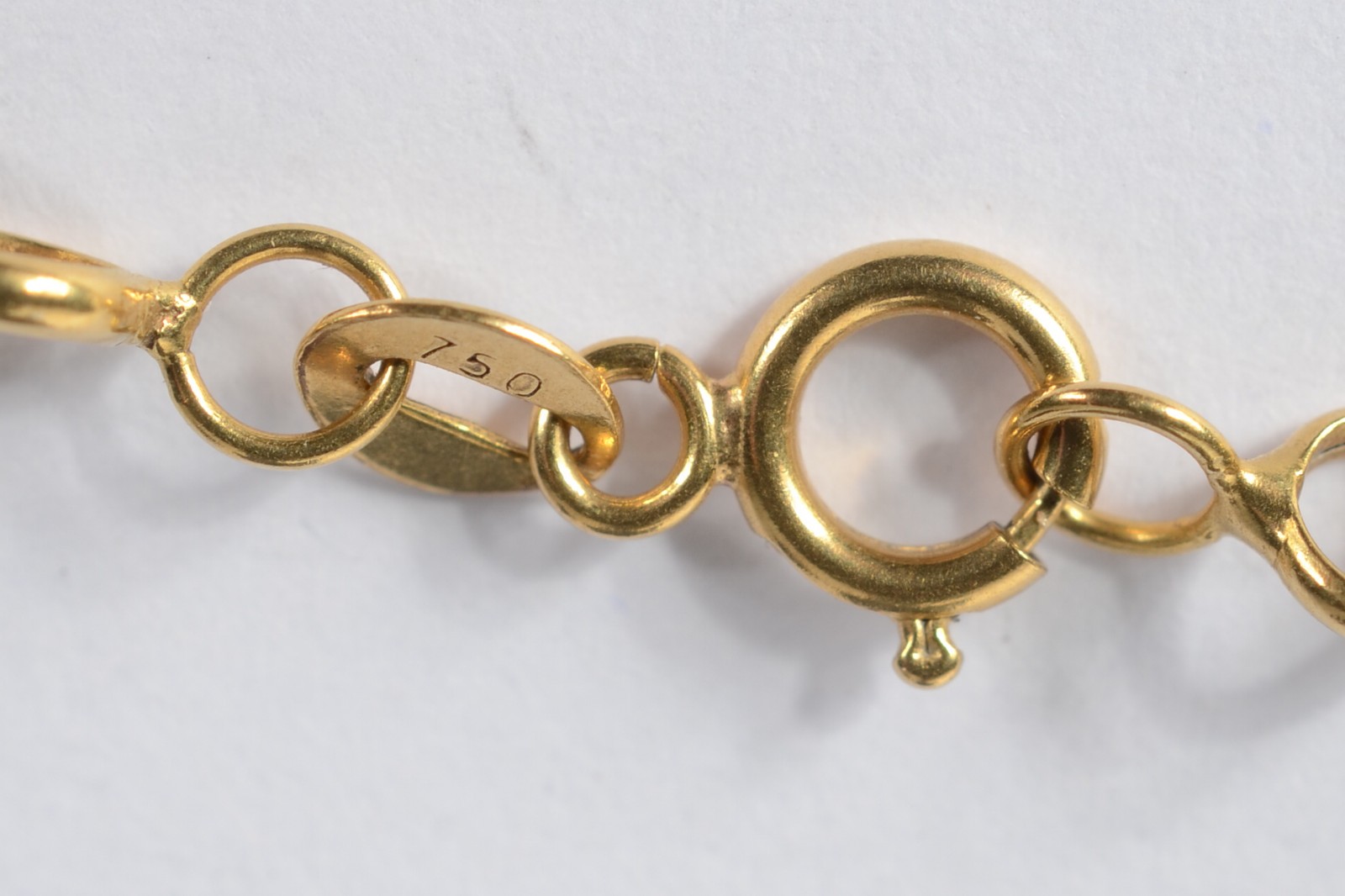 Pulseira de ouro amarelo 750 modelo Elos Português. Peso: 1,8g. (Por... - foto 4 de 5