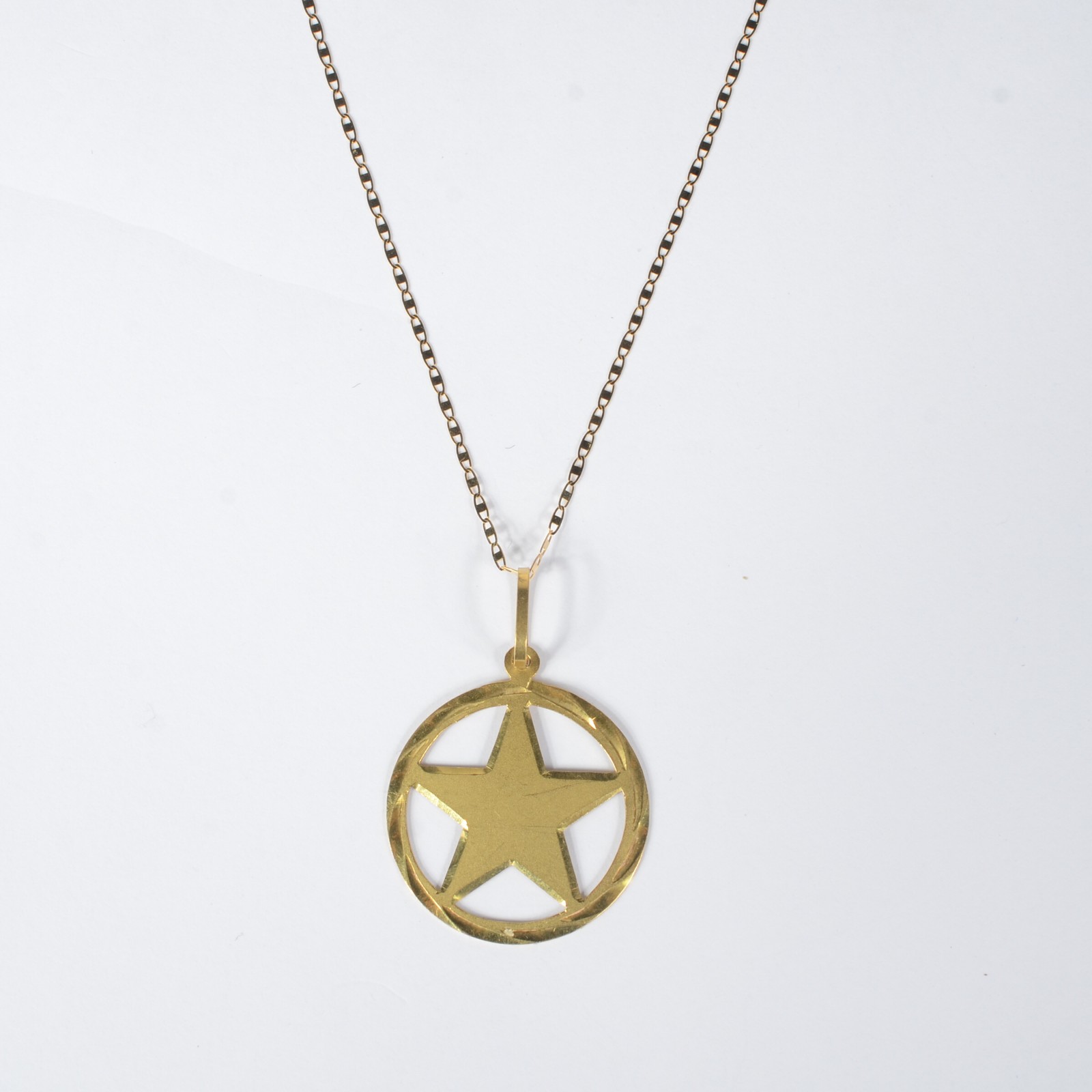 Gargantilha de ouro amarelo 750 com pendente de estrela de Davi... - foto 1 de 4