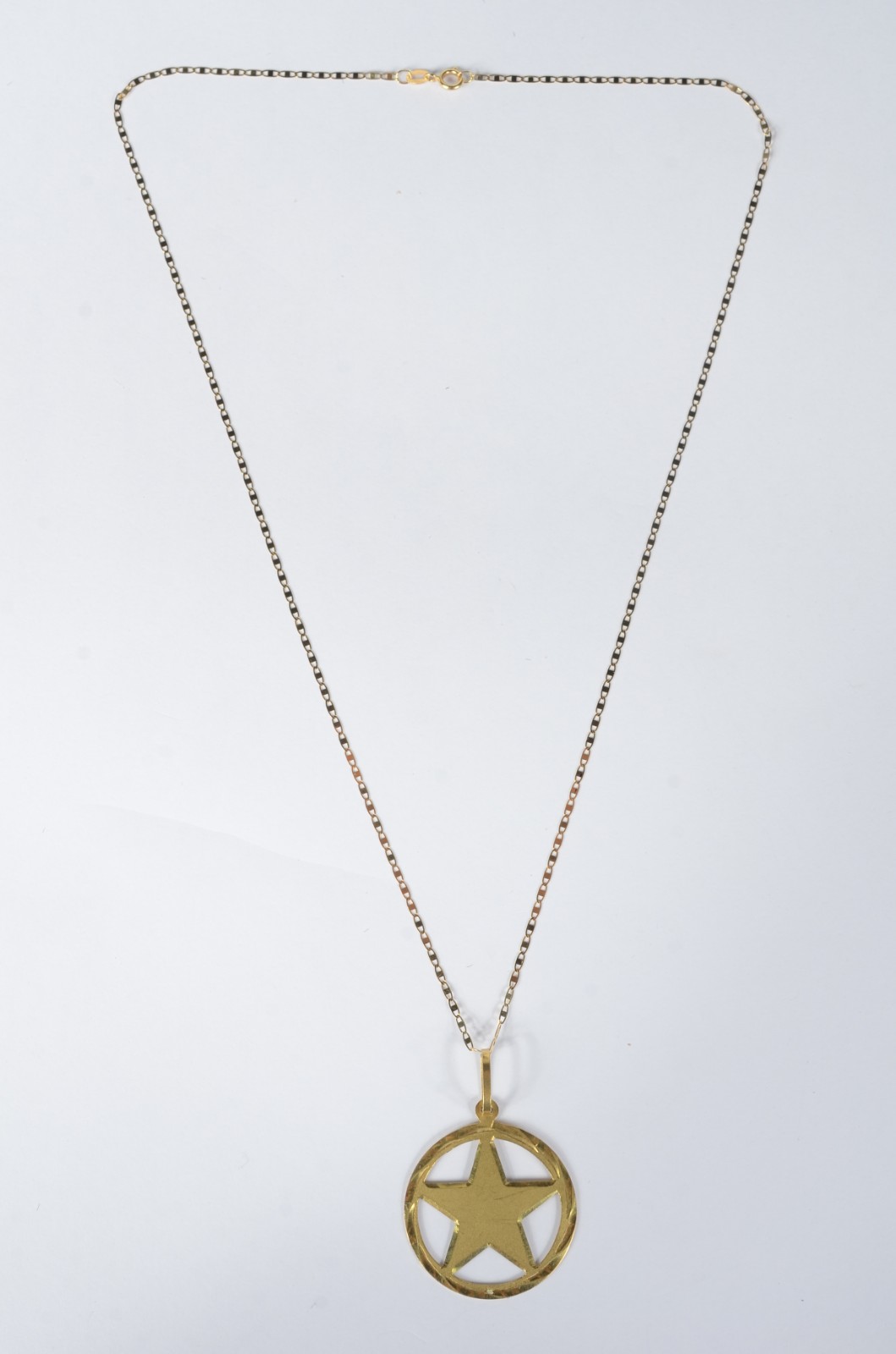 Gargantilha de ouro amarelo 750 com pendente de estrela de Davi... - foto 2 de 4
