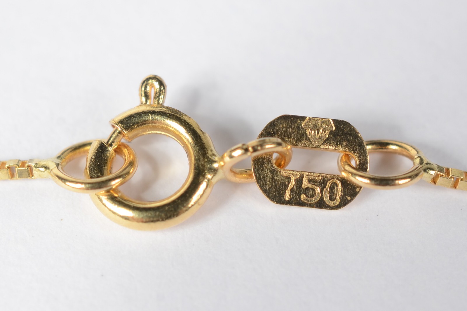 Colar de ouro 750, com pingente de Nossa Senhora Aparecida com menino... - foto 4 de 5