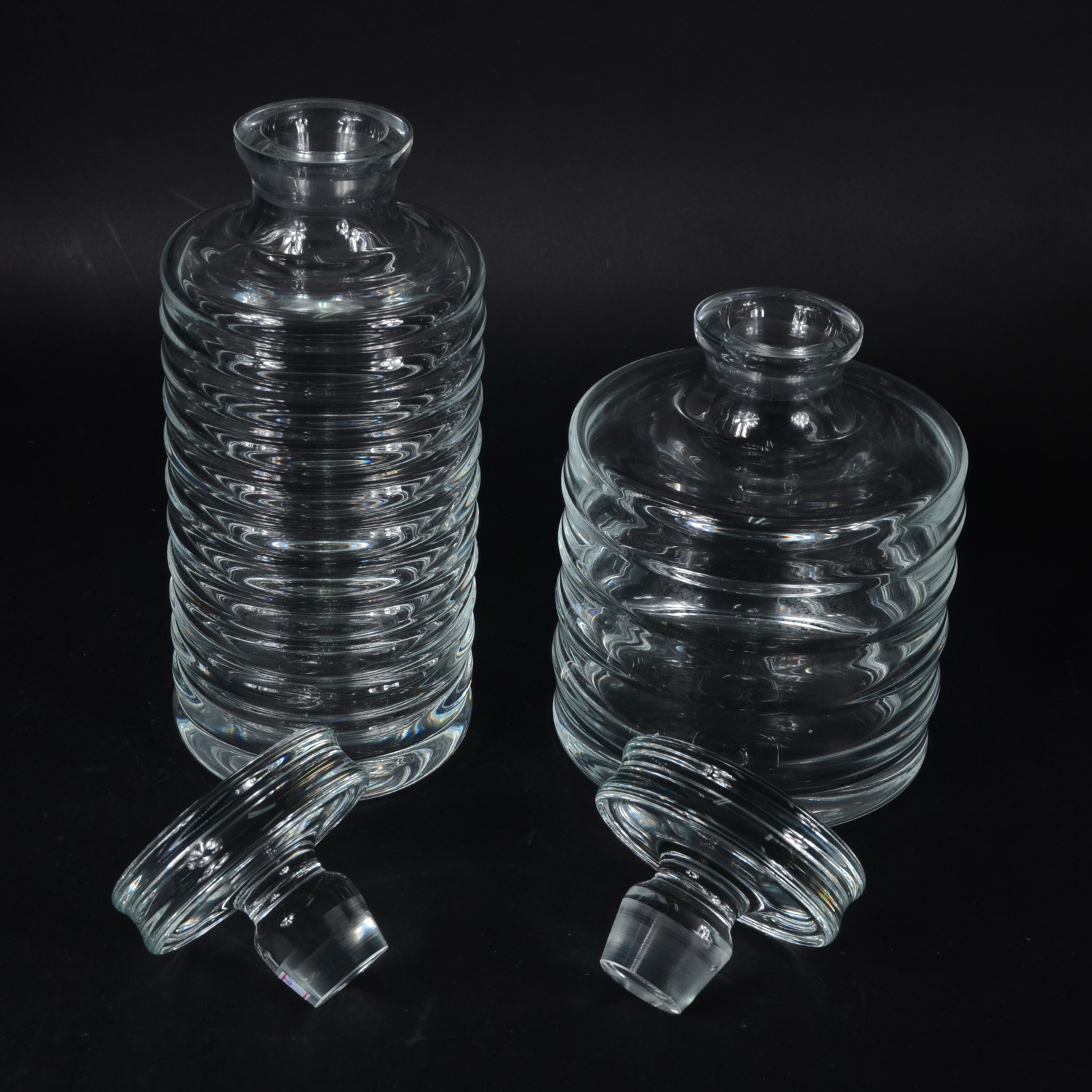 Duas garrafas "Ribbed decanteur" de cristal portugues Global views. - foto 3 de 7