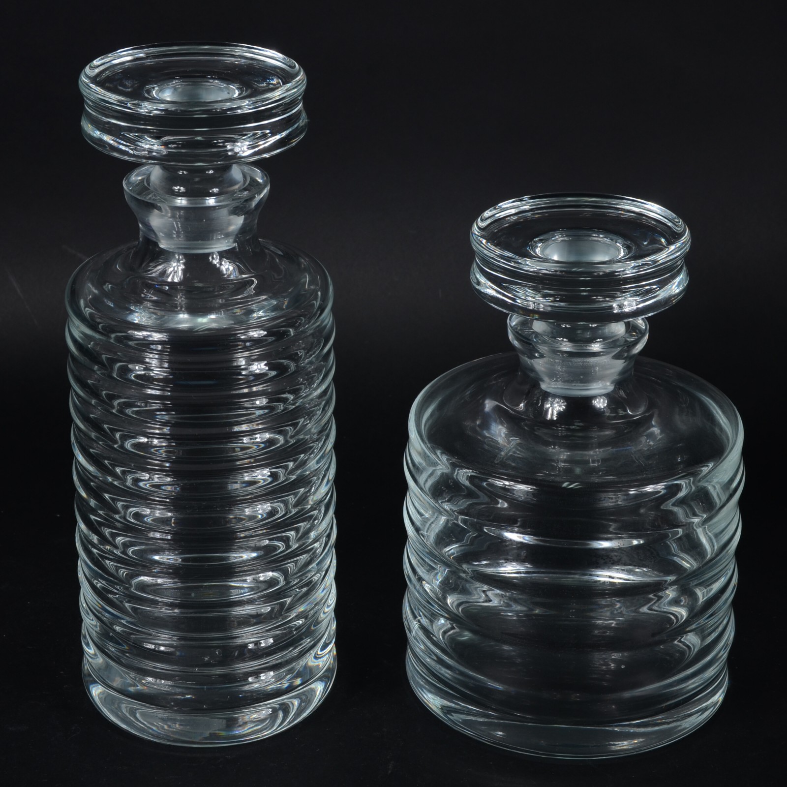 Duas garrafas "Ribbed decanteur" de cristal portugues Global views. - foto 2 de 7
